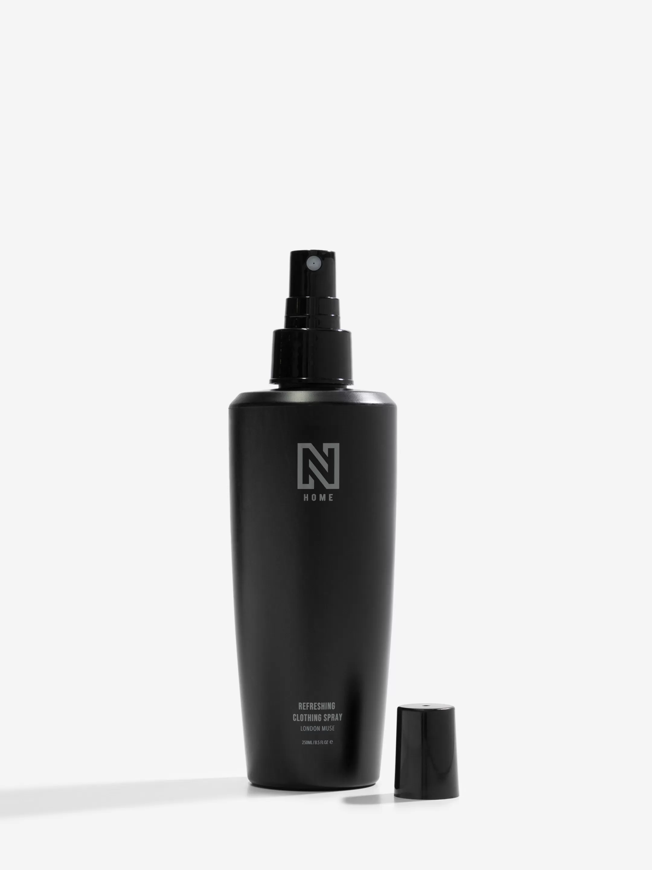 Clearance NIKKIE LONDON MUSE REFRESHING CLOTHING SPRAY Black